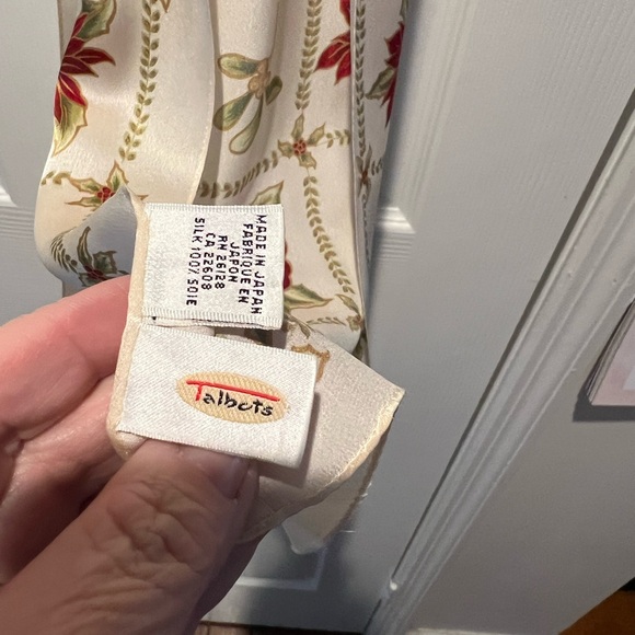 Talbots Floral Christmas Scarf - Red and Cream - Picture 4 of 5